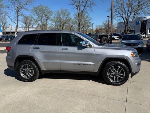 Used 2019 Jeep Grand Cherokee Limited image 3