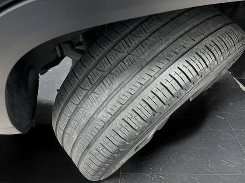 Used 2023 Jeep Grand Cherokee Limited w/ Luxury Tech Group II image 37