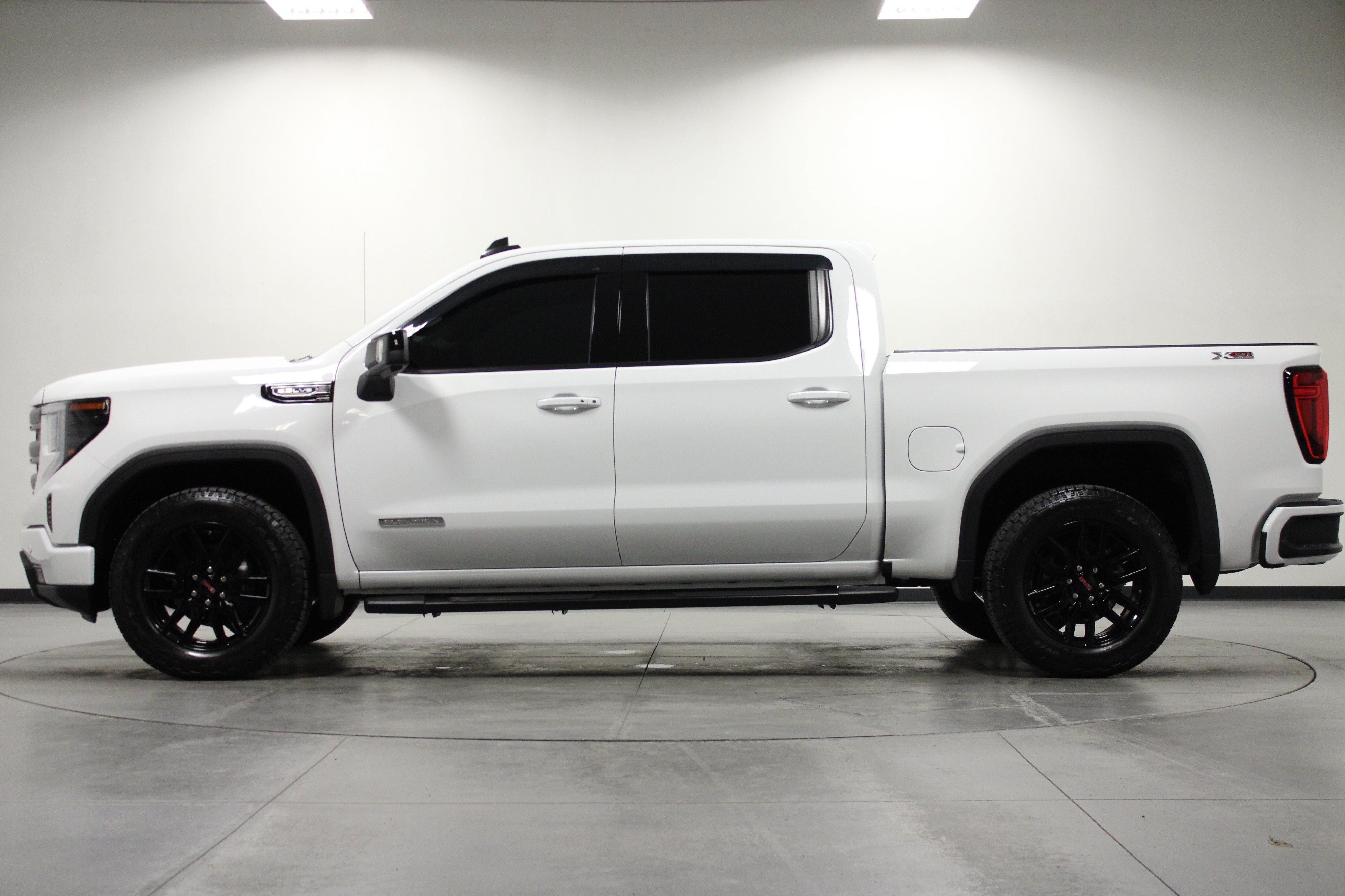 Used 2026 GMC Sierra 1500 Elevation w/ Elevation Premium Package AWD/4WD image 7