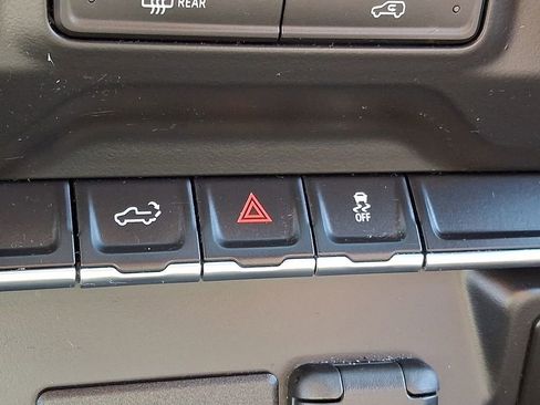 Used 2020 Chevrolet Silverado 1500 Custom w/ Custom Value Package image 26