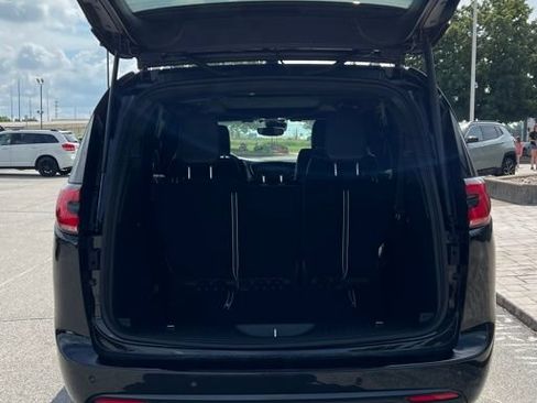 New 2025 Chrysler Pacifica Limited FWD image 29