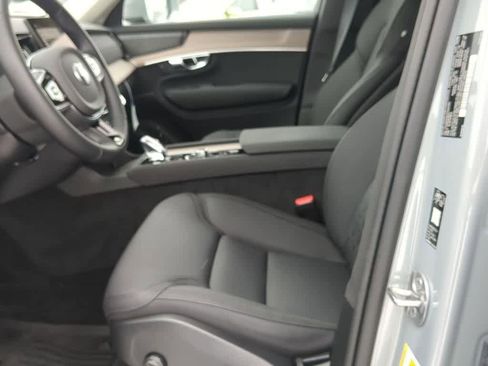 Certified 2026 Volvo XC90 B6 Plus w/ Protection Package Premier image 15