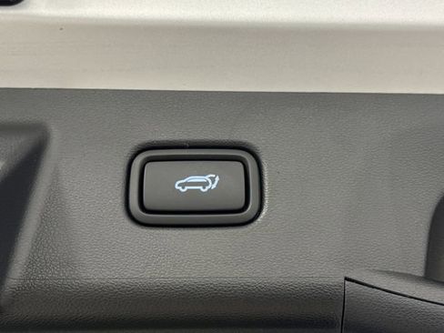 Used 2025 Hyundai Tucson Limited image 16