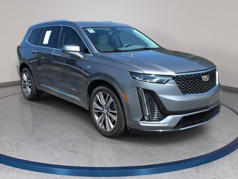 Used 2020 Cadillac XT6 Premium Luxury FWD image 3
