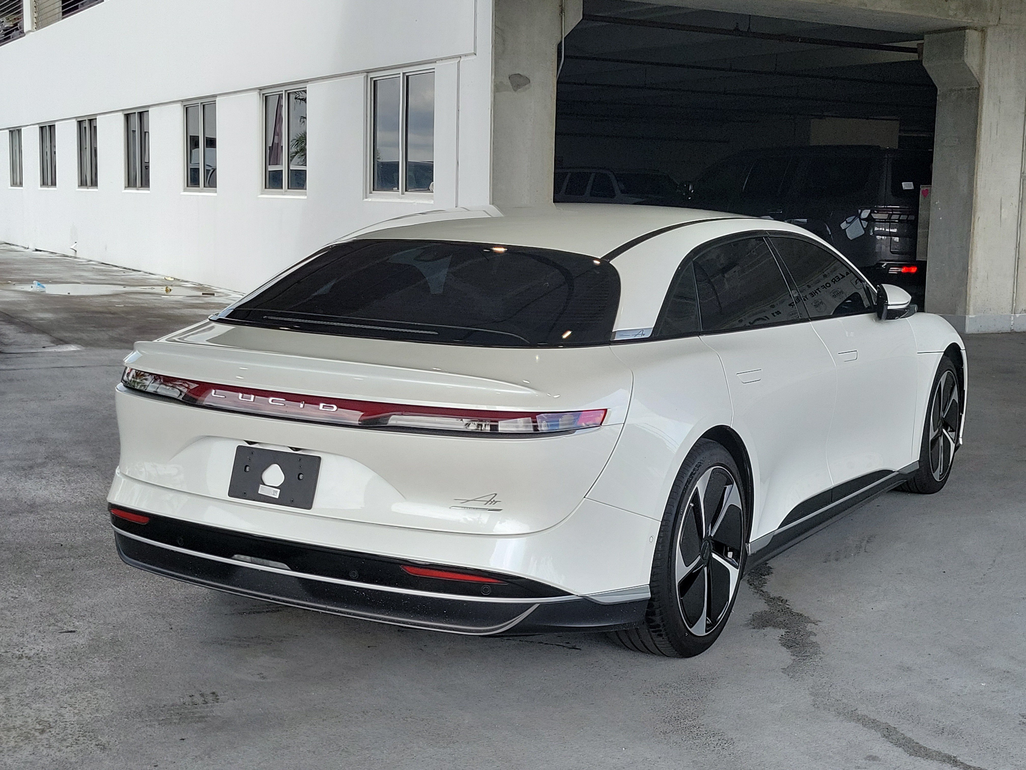 Used 2023 Lucid Air Touring AWD/4WD image 2