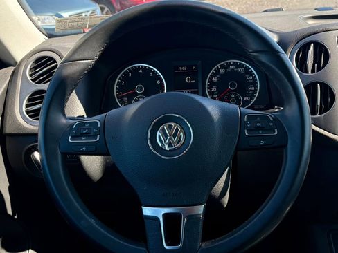 Used 2017 Volkswagen Tiguan S image 31