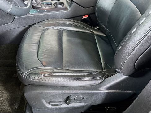 Used 2017 Ford Explorer XLT w/ Equipment Group 202A image 19