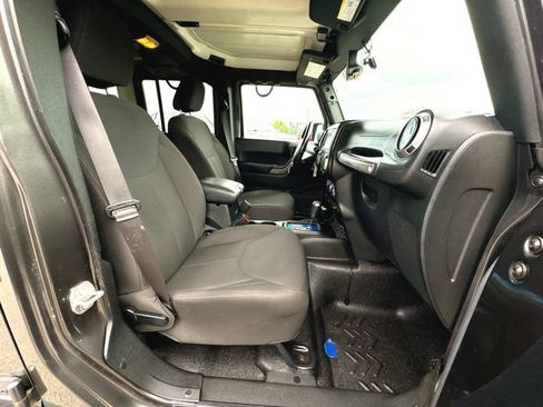 Used 2017 Jeep Wrangler Unlimited Sport w/ Quick Order Package 24S AWD/4WD image 24