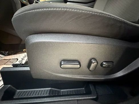 Used 2017 Ford Escape SE image 24