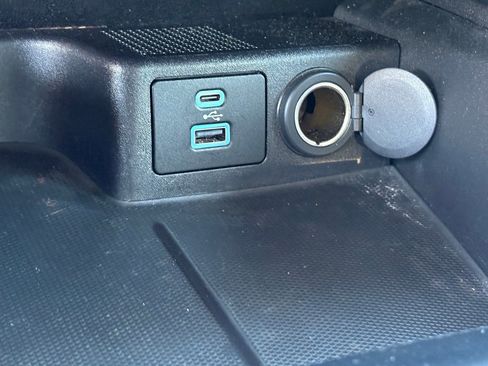 Used 2021 Ford Escape SE image 20