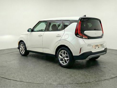 Used 2025 Kia Soul LX w/ LX Technology Package image 6