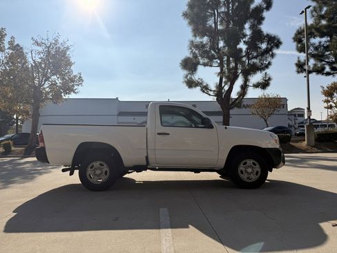 Used 2014 Toyota Tacoma 2WD Regular Cab image 3
