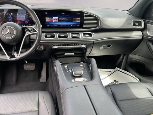 Used 2024 Mercedes-Benz GLS 450 4MATIC image 11