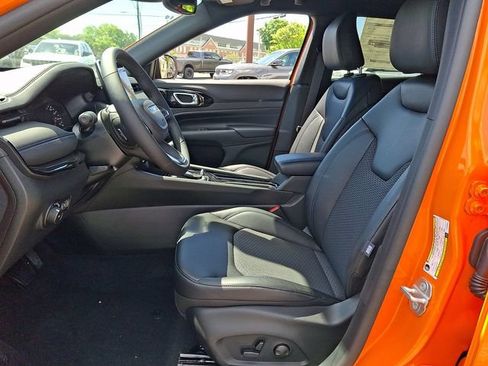 New 2026 Jeep Compass Latitude AWD/4WD image 12