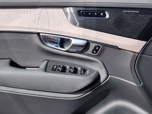 New 2026 Volvo XC90 B6 Ultra w/ Protection Package image 12