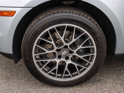 Used 2017 Porsche Macan image 12