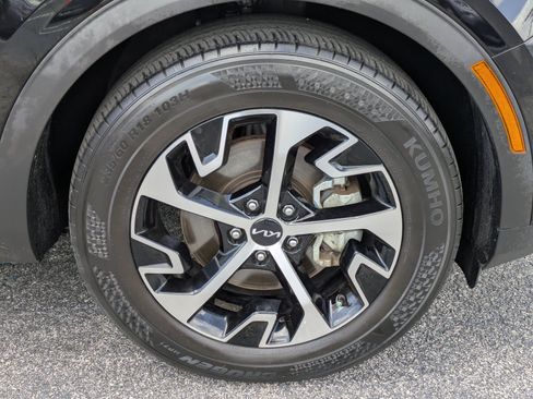 Certified 2023 Kia Sportage EX FWD image 9