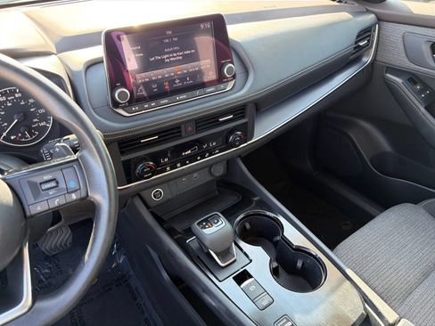 Certified 2023 Nissan Rogue SV FWD image 16
