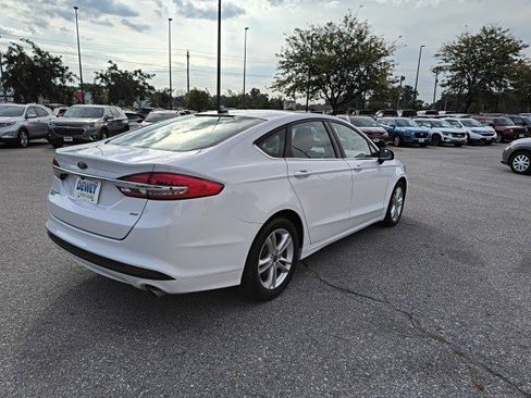 Used 2018 Ford Fusion SE image 5