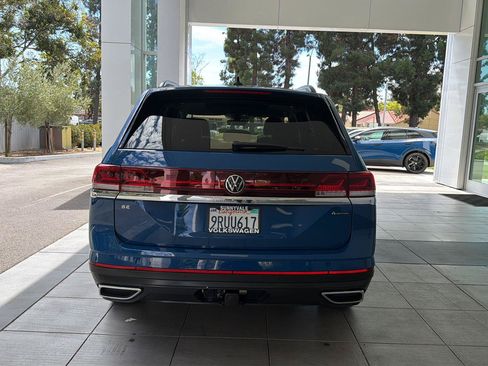 Certified 2025 Volkswagen Atlas SE AWD/4WD image 4