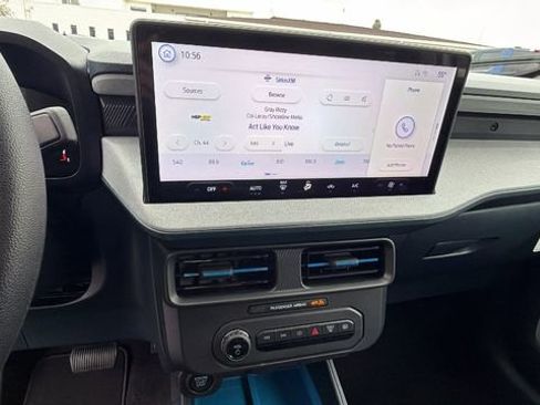 New 2025 Ford Maverick XLT image 25