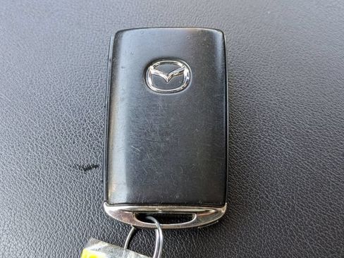 Used 2024 MAZDA MAZDA3 s FWD image 31