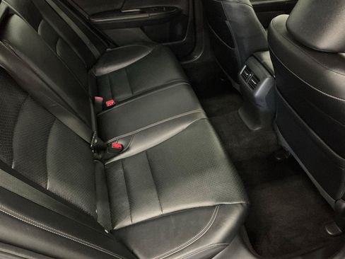 Used 2016 Honda Accord Touring image 12
