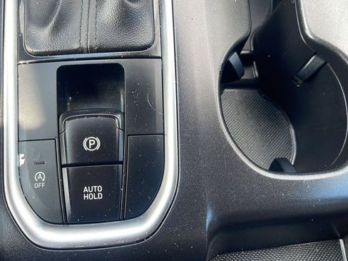 Used 2019 Hyundai Santa Fe SE FWD image 20