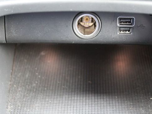 Used 2021 Volvo XC40 T5 R-Design image 37