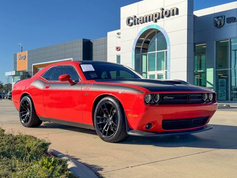 Used 2023 Dodge Challenger R/T Scat Pack w/ T/A Package image 1