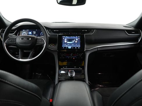 Used 2023 Jeep Grand Cherokee L Laredo image 15