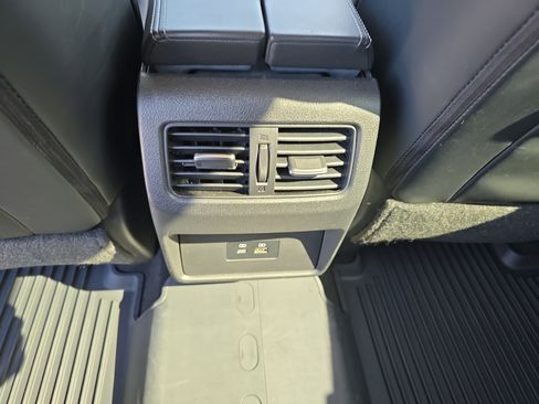 Used 2021 Nissan Rogue SV w/ Premium Package FWD image 12