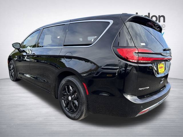 Used 2025 Chrysler Pacifica Select FWD image 5