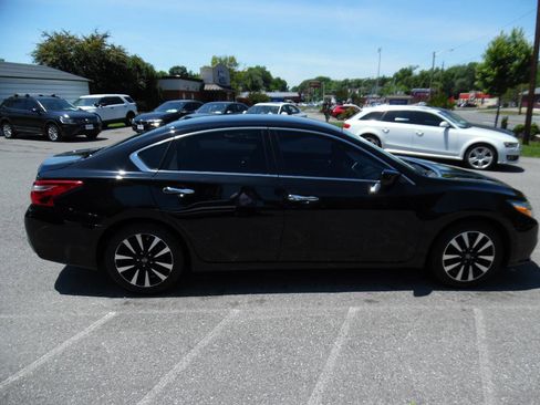 Used 2017 Nissan Altima 2.5 SV FWD image 7