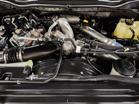 Used 2022 Ford F250 Platinum w/ FX4 Off-Road Package image 48