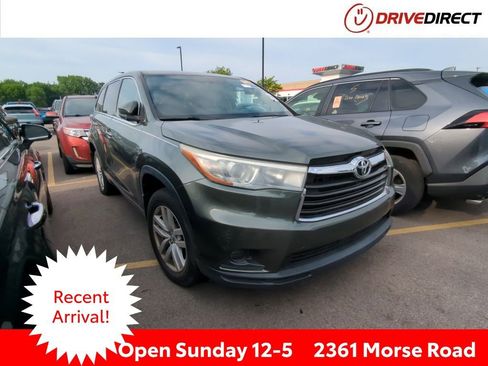 Used 2015 Toyota Highlander LE AWD/4WD image 1