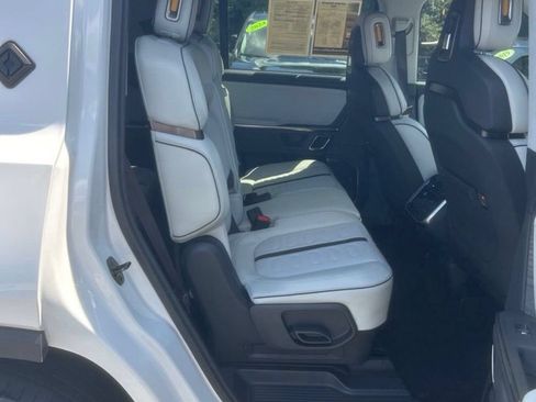 Used 2024 Rivian R1S Adventure AWD/4WD image 15
