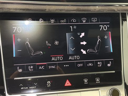 Used 2019 Audi Q8 Prestige AWD/4WD image 24