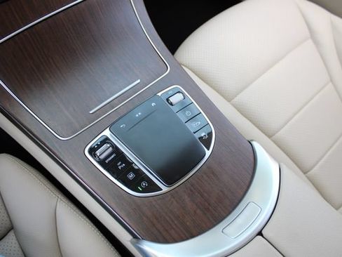 Used 2022 Mercedes-Benz GLC 300 w/ Premium Package Lite image 19