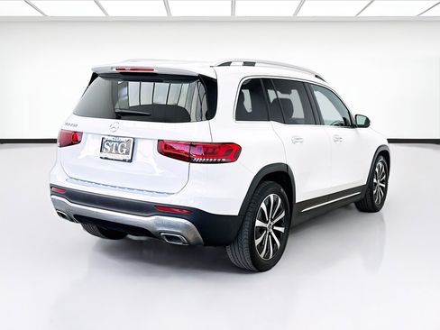 Used 2023 Mercedes-Benz GLB 250 w/ Premium Package image 4