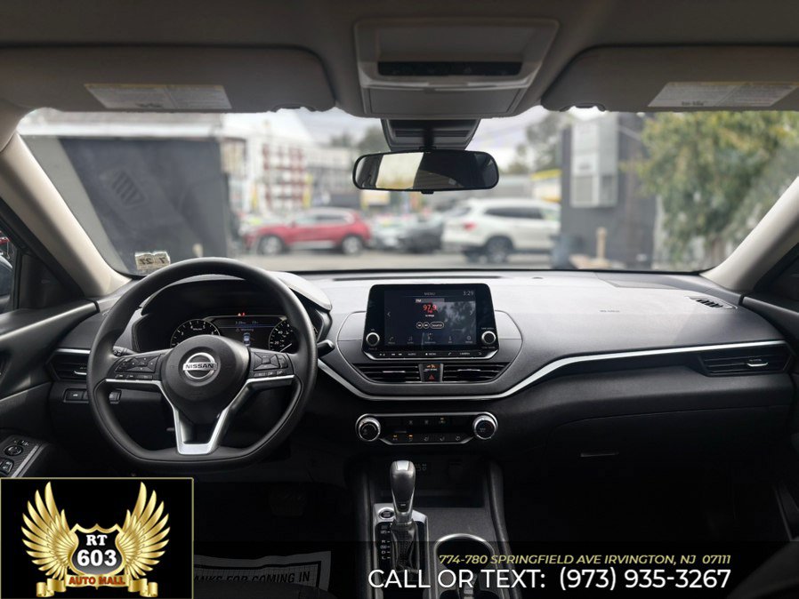 Used 2022 Nissan Altima 2.5 SV FWD image 12