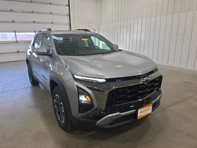 Used 2025 Chevrolet Equinox ACTIV w/ Safety and Technology Package AWD/4WD image 2