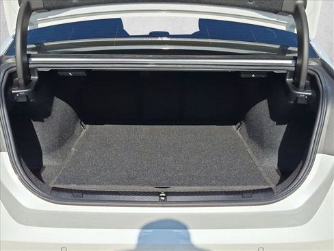 Certified 2024 BMW 530i w/ Premium Package RWD image 6