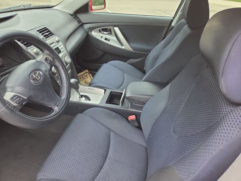 Used 2011 Toyota Camry SE w/ SE Extra-Value Pkg #1 FWD image 9