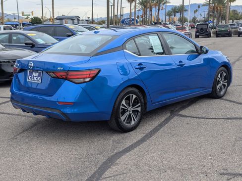 Used 2022 Nissan Sentra SV image 2