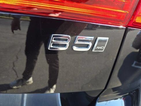 Certified 2024 Volvo XC60 B5 Ultimate w/ Protection Package Premier AWD/4WD image 3