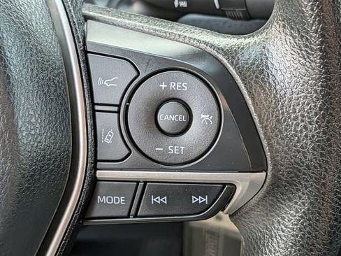 Used 2022 Toyota Camry LE FWD image 19