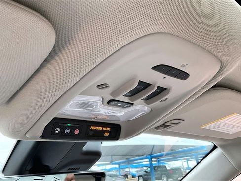 Used 2025 Buick Encore GX Avenir w/ Avenir Technology Package image 34