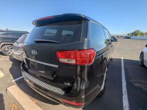 Used 2018 Kia Sedona LX FWD image 5