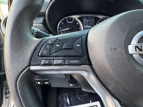 Used 2021 Nissan Versa S image 30
